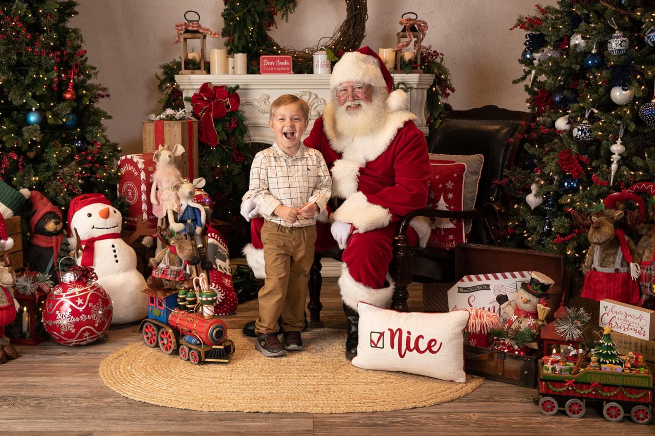 Breakfast-with-santa-2022253-0041 Large Breakfast with Santa childrens image
